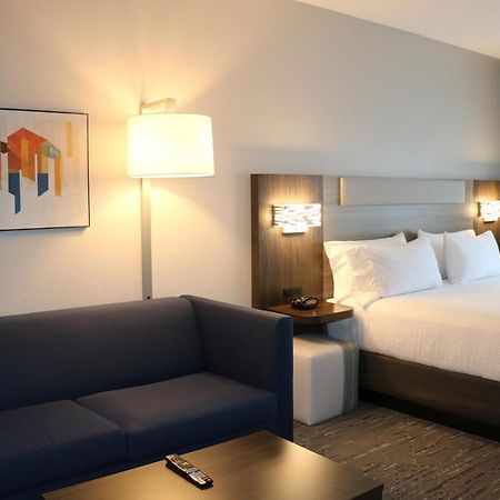 Holiday Inn Express & Suites Marquette By Ihg Kültér fotó