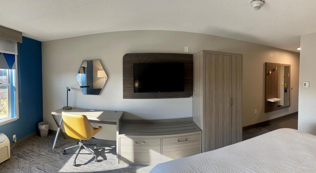 Holiday Inn Express & Suites Marquette By Ihg Kültér fotó