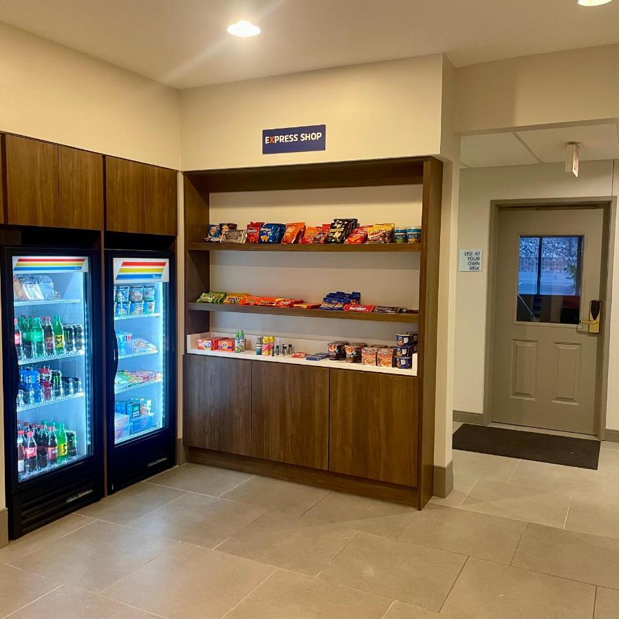 Holiday Inn Express & Suites Marquette By Ihg Kültér fotó