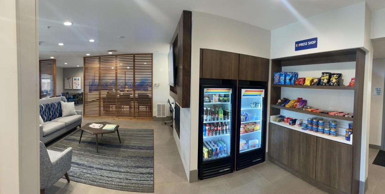 Holiday Inn Express & Suites Marquette By Ihg Kültér fotó
