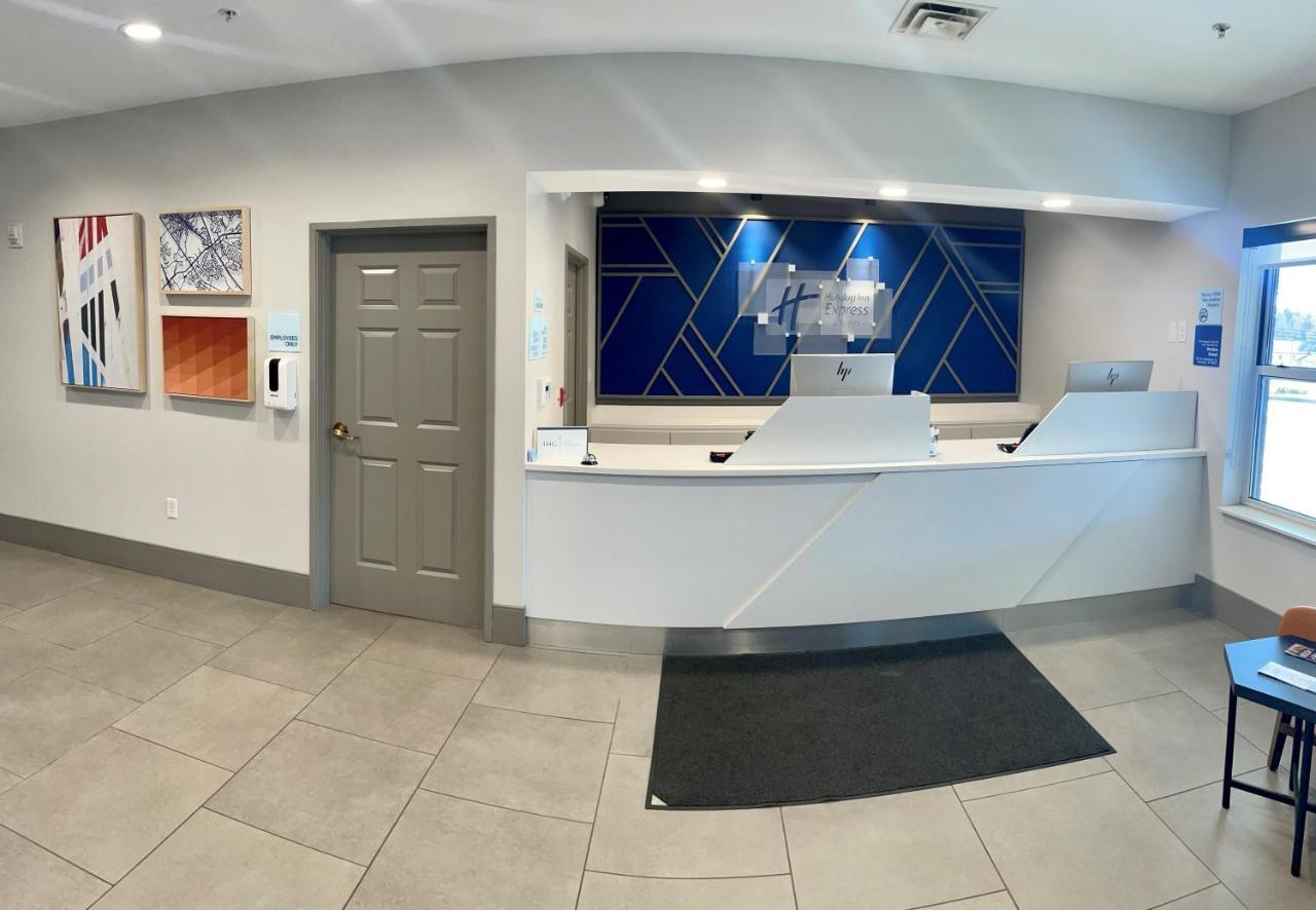 Holiday Inn Express & Suites Marquette By Ihg Kültér fotó