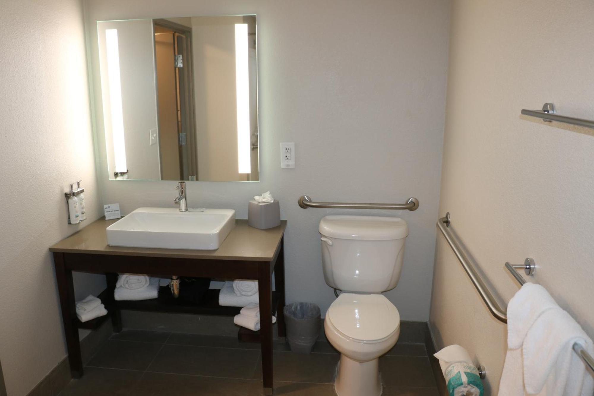 Holiday Inn Express & Suites Marquette By Ihg Kültér fotó