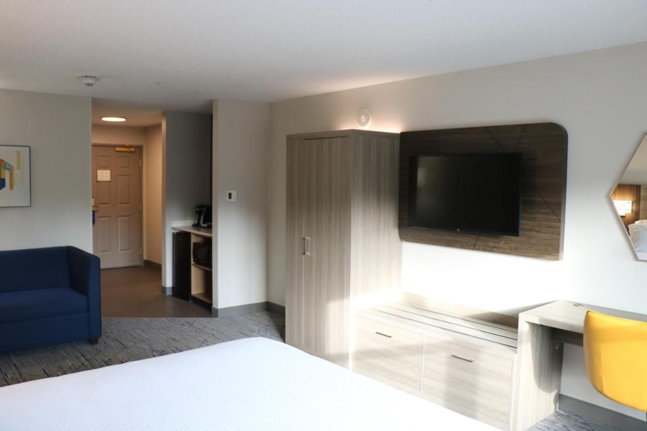 Holiday Inn Express & Suites Marquette By Ihg Kültér fotó