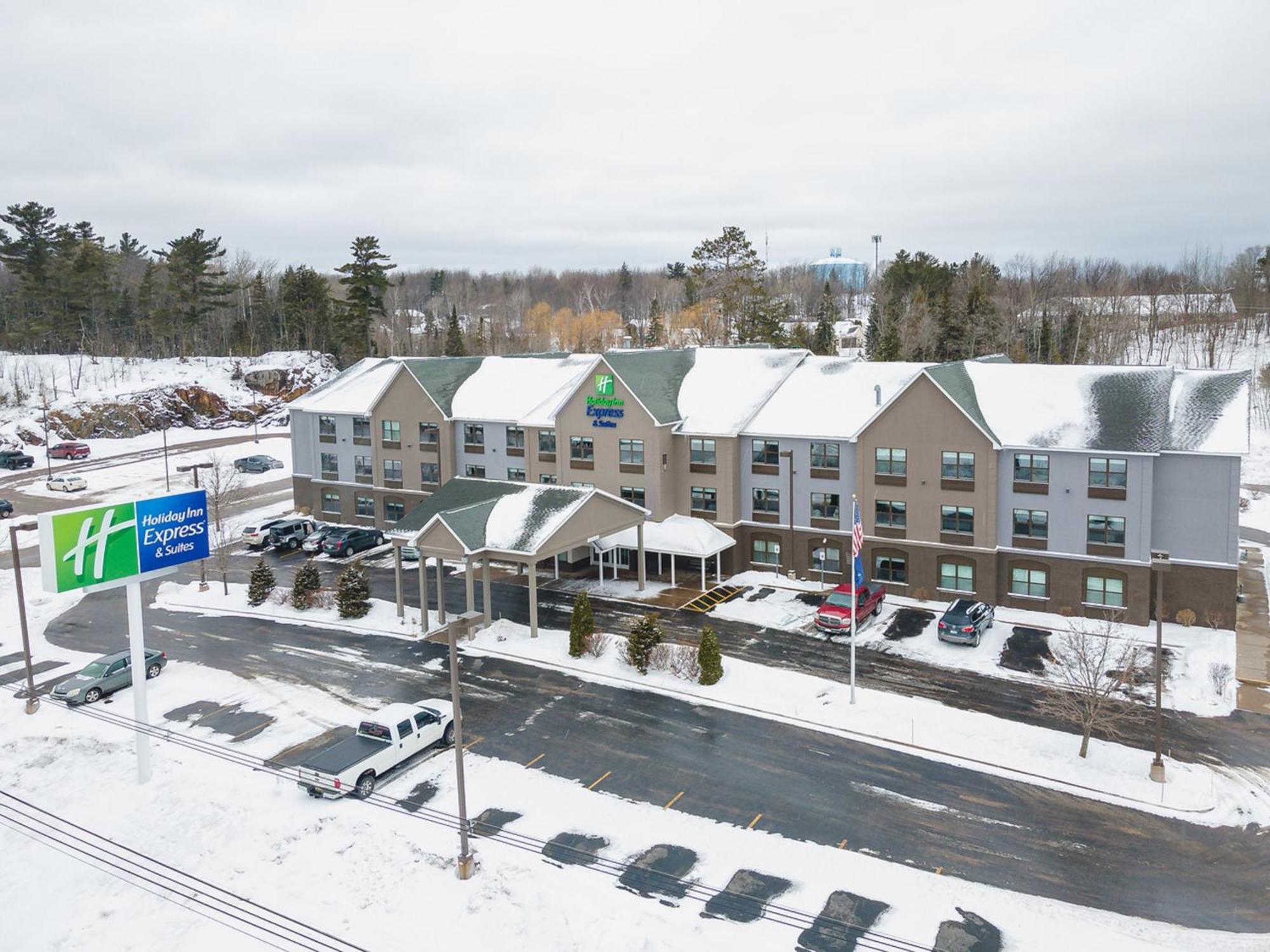 Holiday Inn Express & Suites Marquette By Ihg Kültér fotó