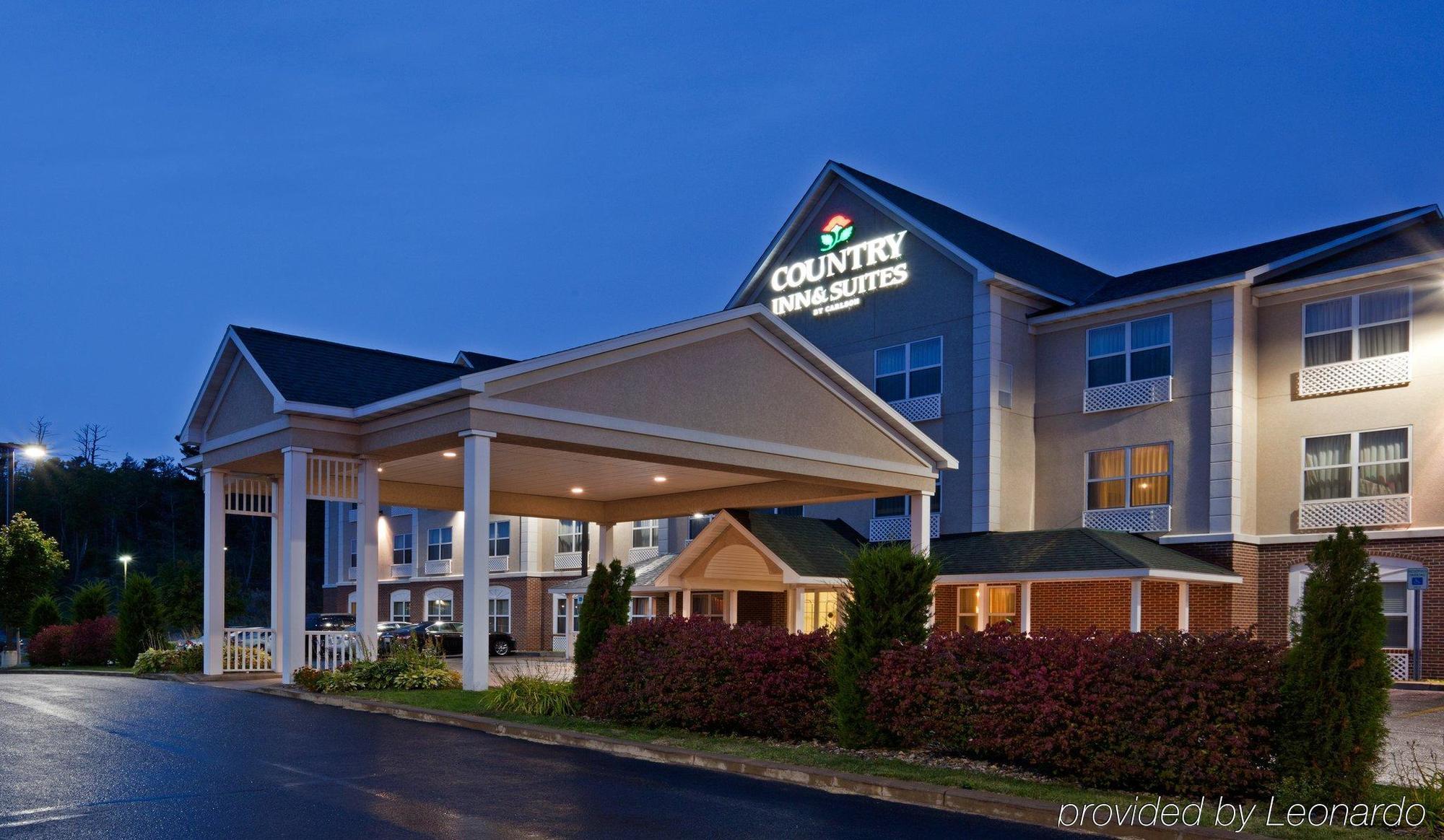 Holiday Inn Express & Suites Marquette By Ihg Kültér fotó