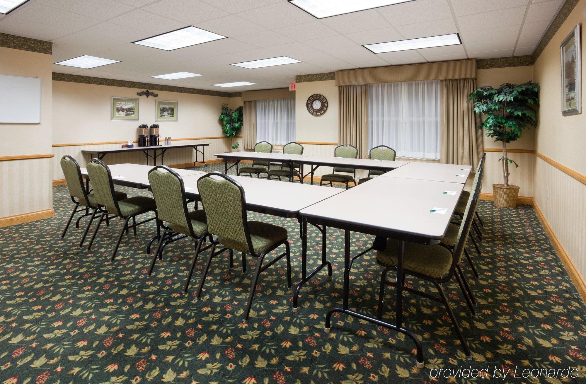 Holiday Inn Express & Suites Marquette By Ihg Kültér fotó