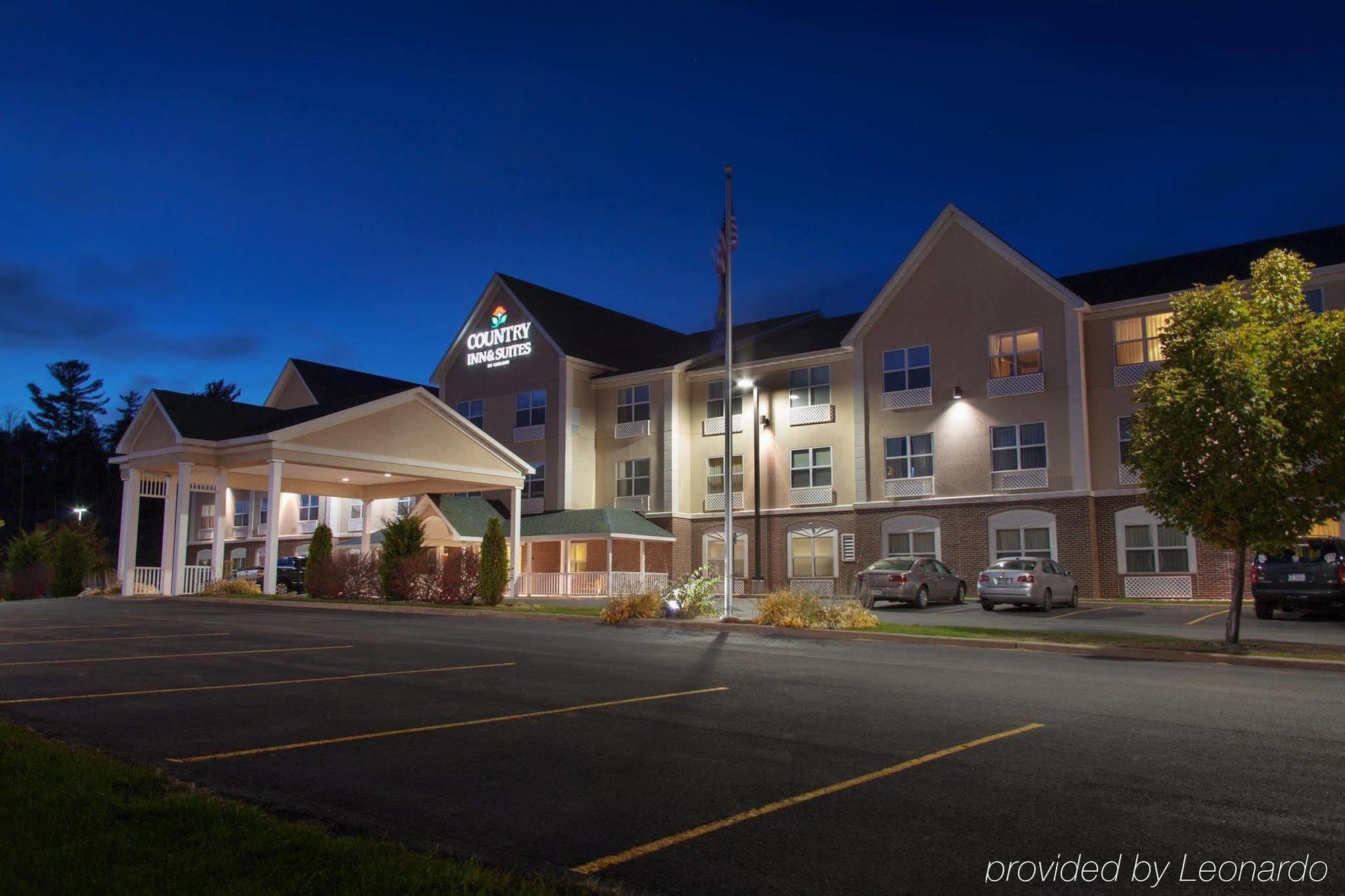 Holiday Inn Express & Suites Marquette By Ihg Kültér fotó