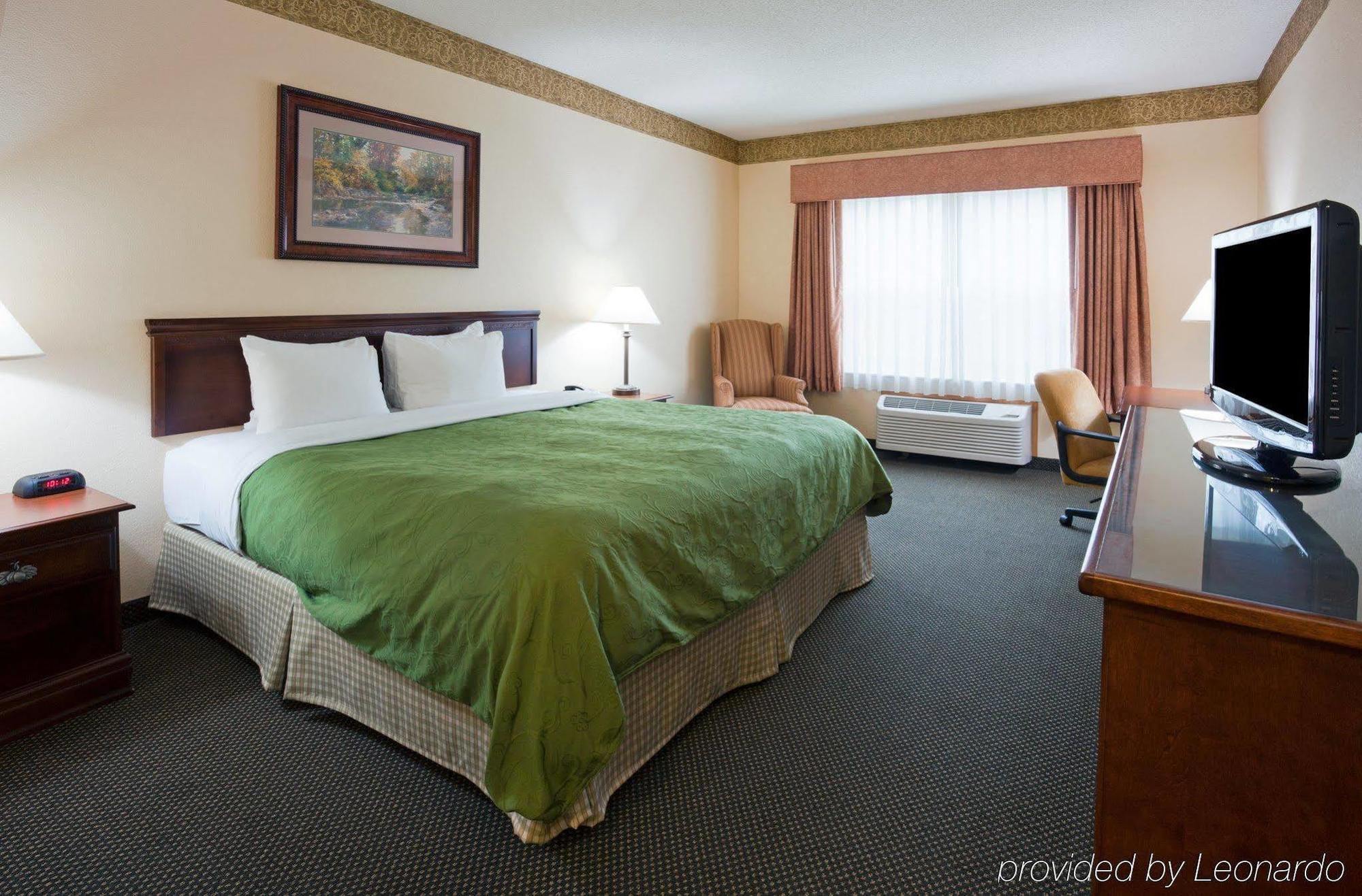 Holiday Inn Express & Suites Marquette By Ihg Kültér fotó