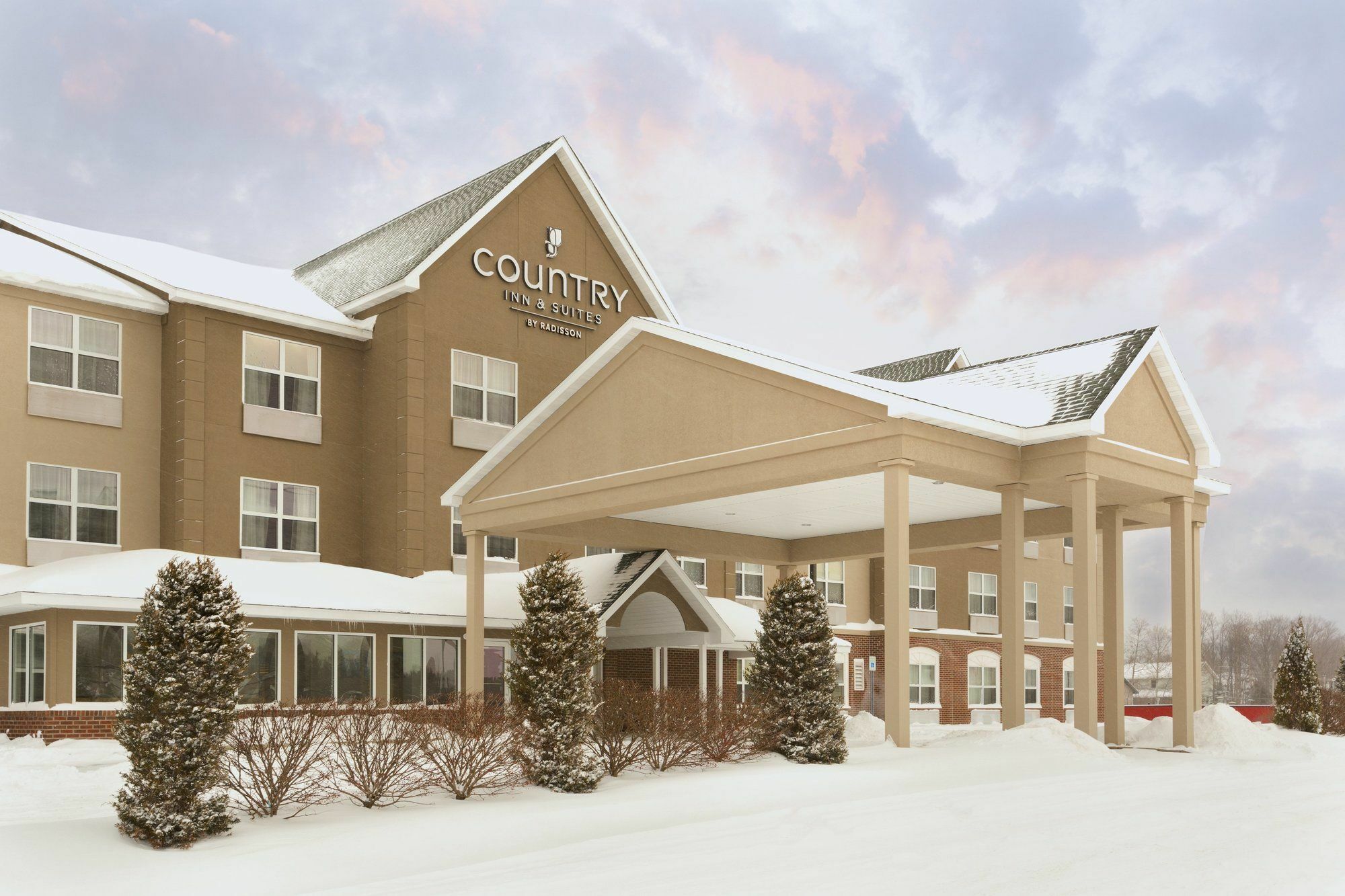 Holiday Inn Express & Suites Marquette By Ihg Kültér fotó